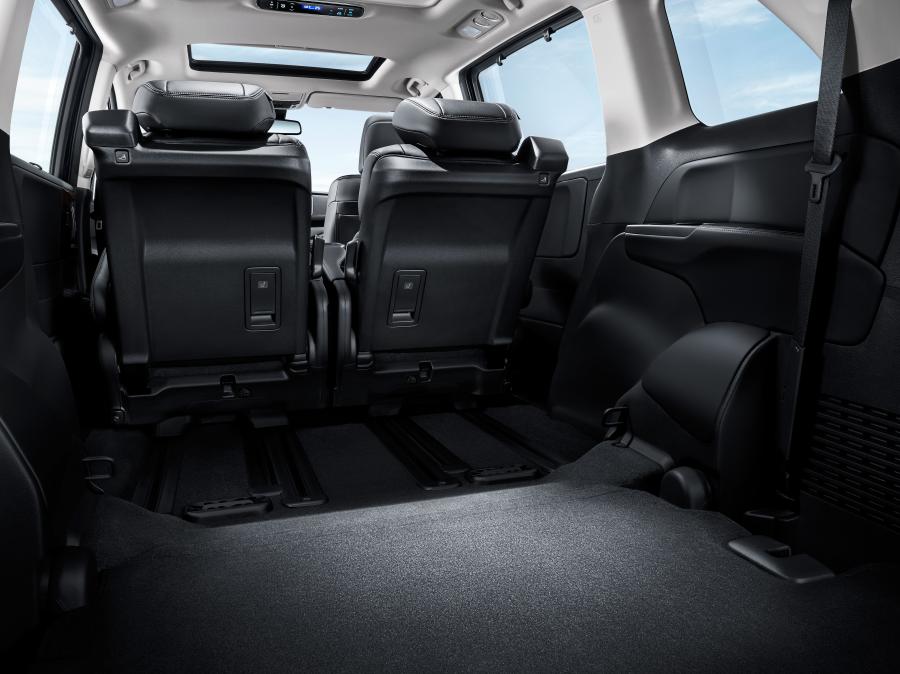 Интерьер Honda Odyssey Sport Hybrid 2019 года  (фото 25 из 40)